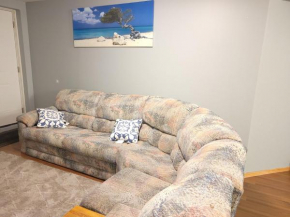 Cozy 2-Bedroom Basement Suite Retreat Calgary